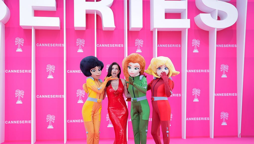 Canneseries 2026 – Jisoo (BLACKPINK), Adam Scott et les stars qui ont électrisé la Croisette