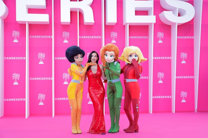 Canneseries 2026 – Jisoo, Adam Scott et les stars qui ont électrisé la Croisette